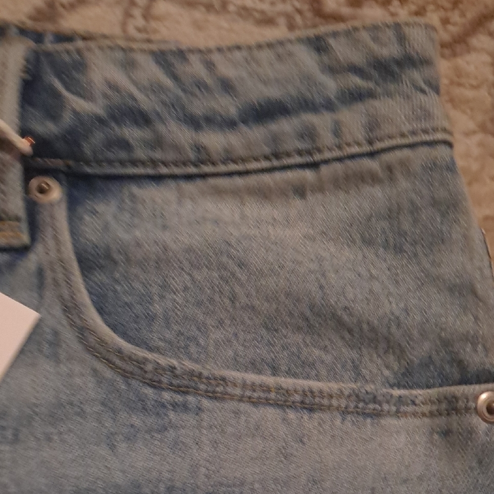 Good American Light Blue Distressed Denim Shorts - Picture 5 of 10